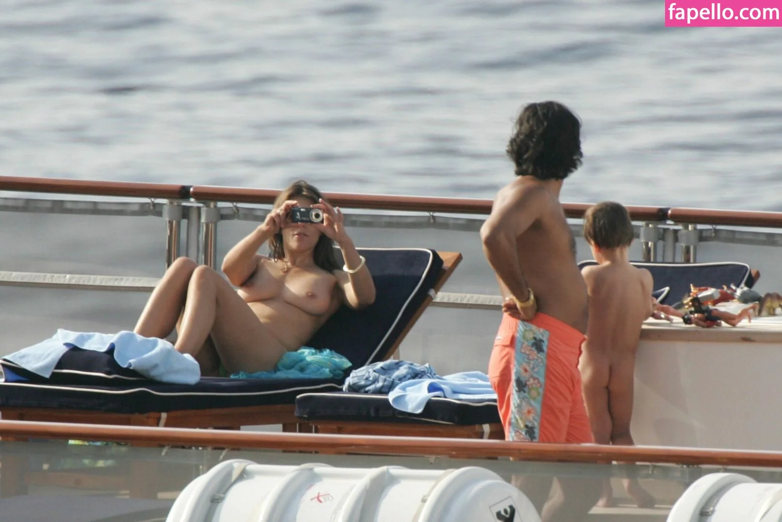 Elizabeth Hurley Onlyfans Photo Gallery 