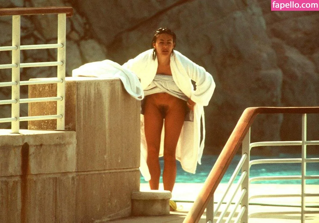 Elizabeth Hurley Onlyfans Photo Gallery 