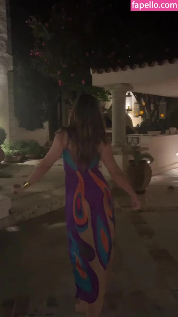 Elizabeth Hurley Onlyfans Photo Gallery 