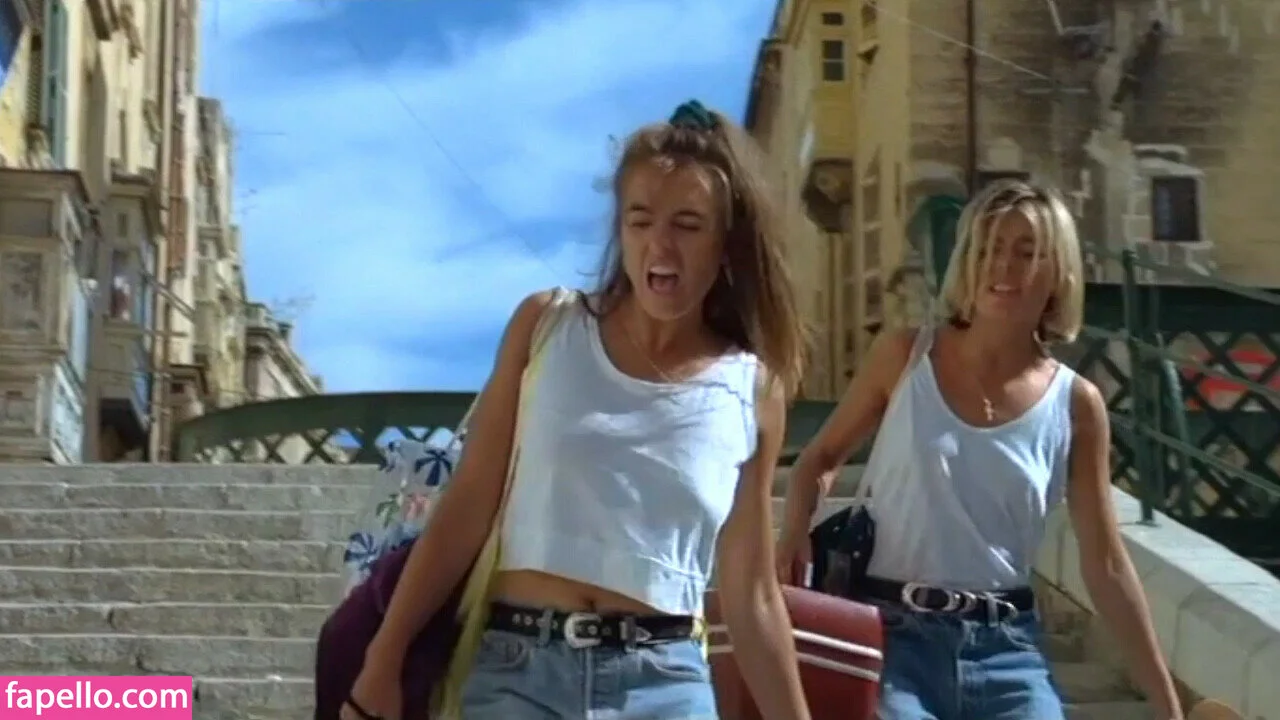 Elizabeth Hurley Onlyfans Photo Gallery 