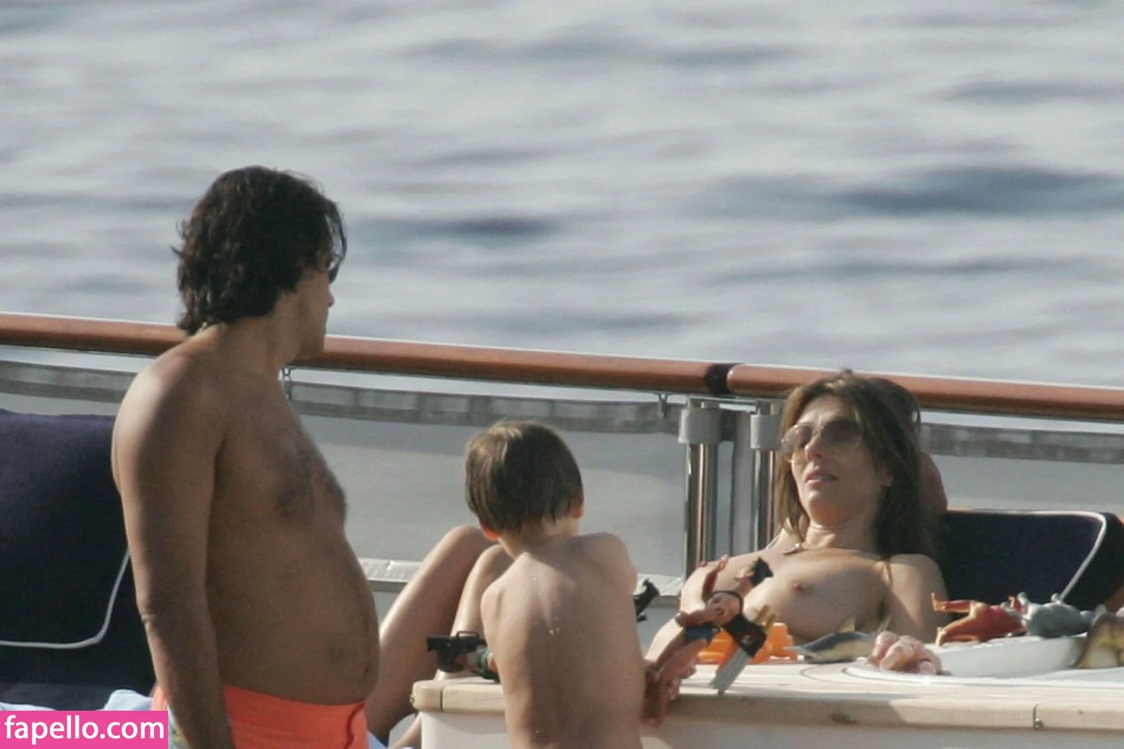 Elizabeth Hurley Onlyfans Photo Gallery 