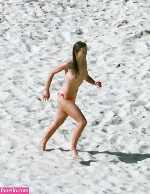 Elizabeth Hurley Onlyfans Photo Gallery 