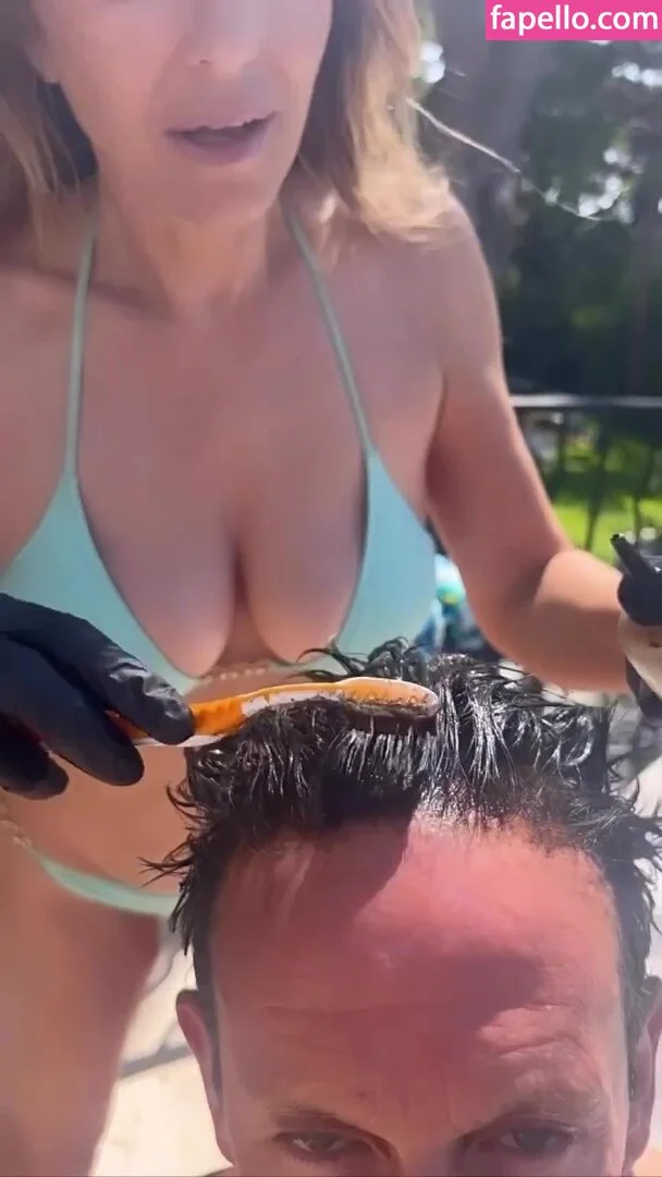 Elizabeth Hurley Onlyfans Photo Gallery 