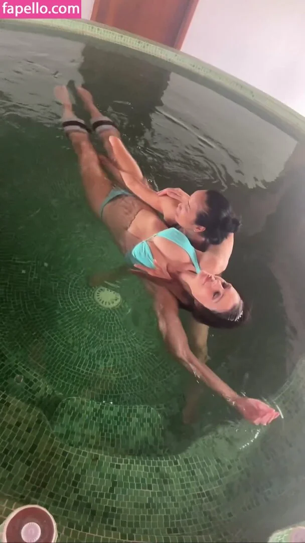 Elizabeth Hurley Onlyfans Photo Gallery 