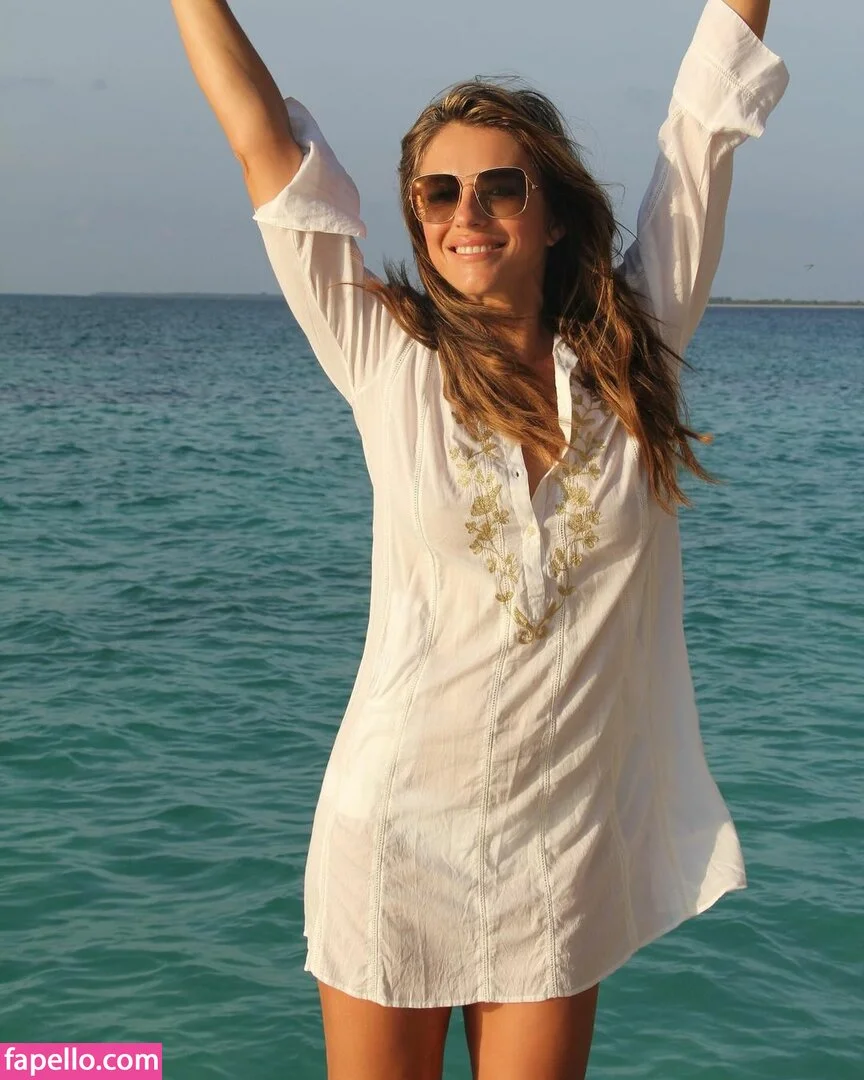 Elizabeth Hurley Onlyfans Photo Gallery 