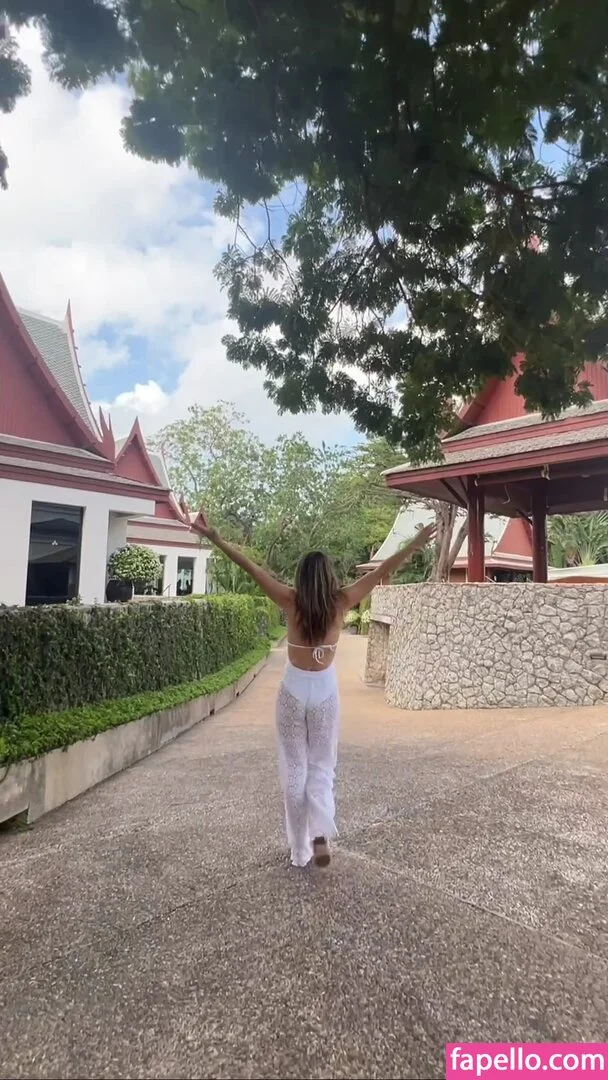 Elizabeth Hurley Onlyfans Photo Gallery 