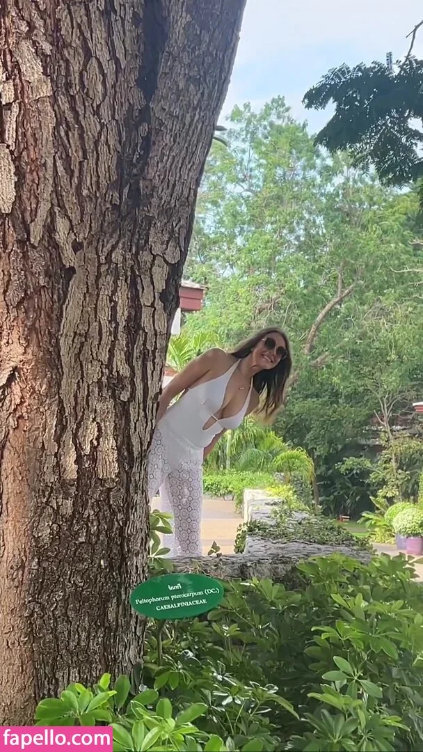 Elizabeth Hurley Onlyfans Photo Gallery 