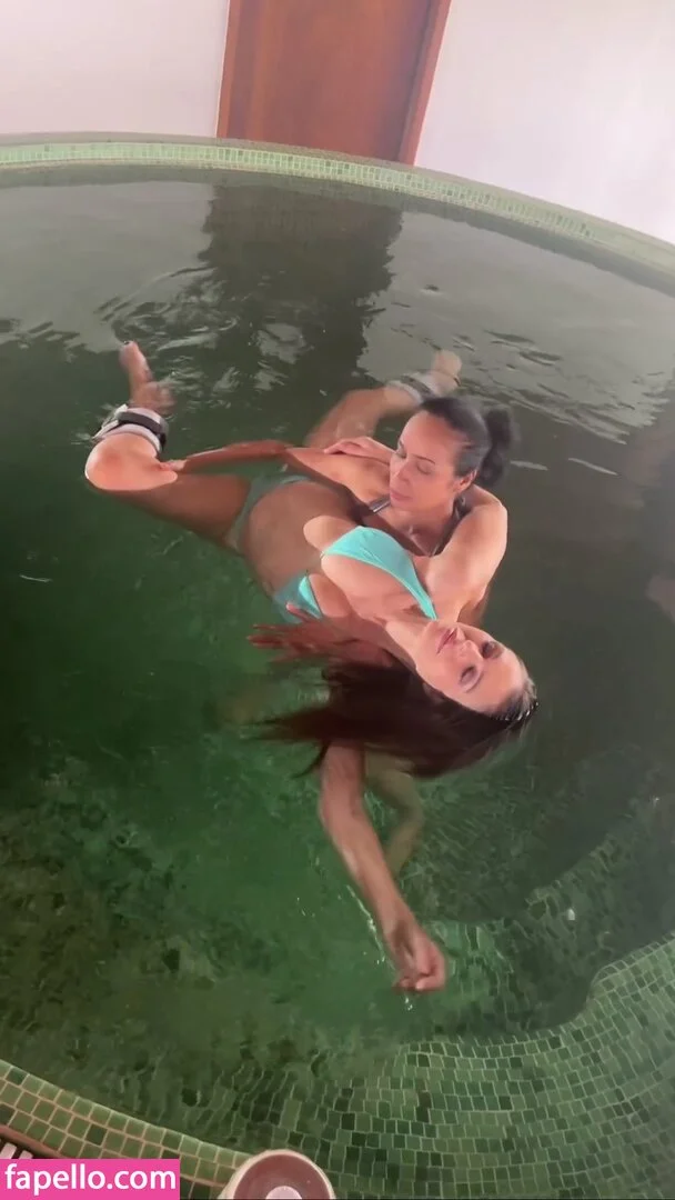 Elizabeth Hurley Onlyfans Photo Gallery 