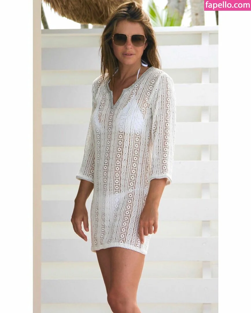 Elizabeth Hurley Onlyfans Photo Gallery 