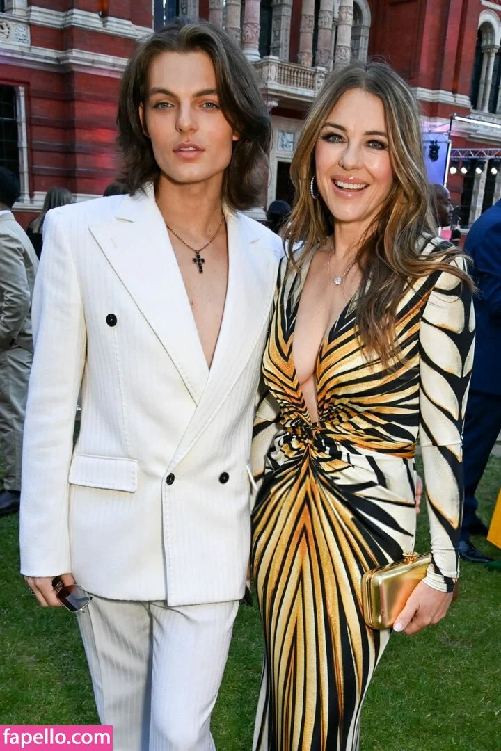 Elizabeth Hurley Onlyfans Photo Gallery 