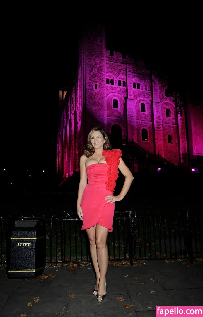 Elizabeth Hurley Onlyfans Photo Gallery 
