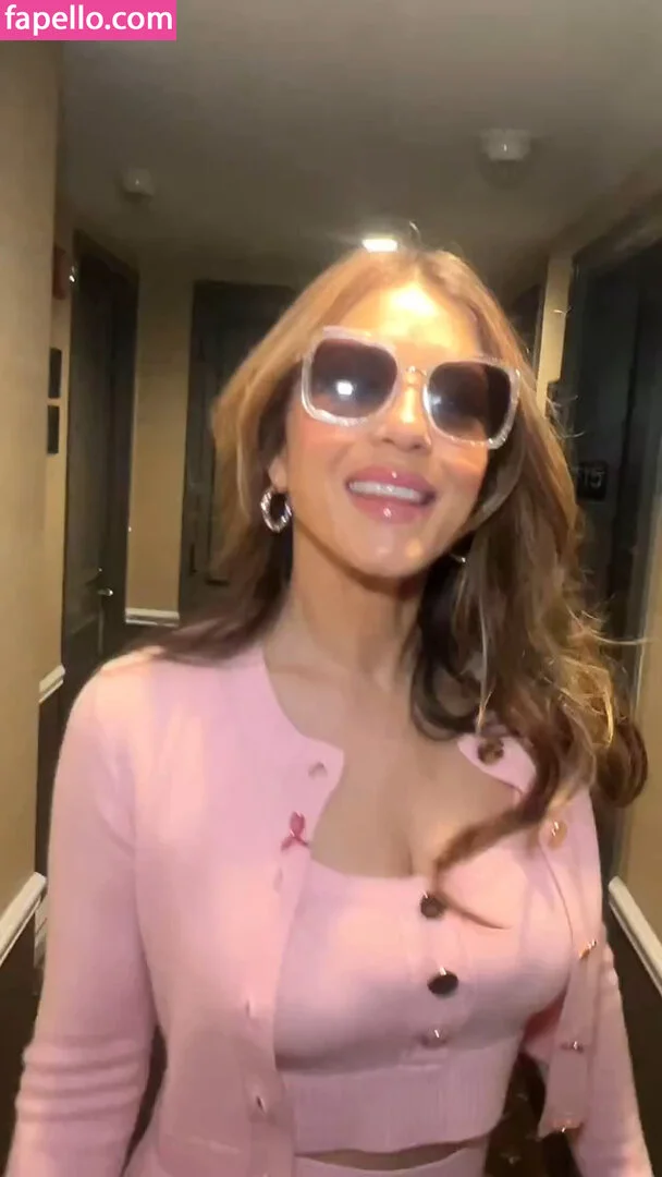 Elizabeth Hurley Onlyfans Photo Gallery 