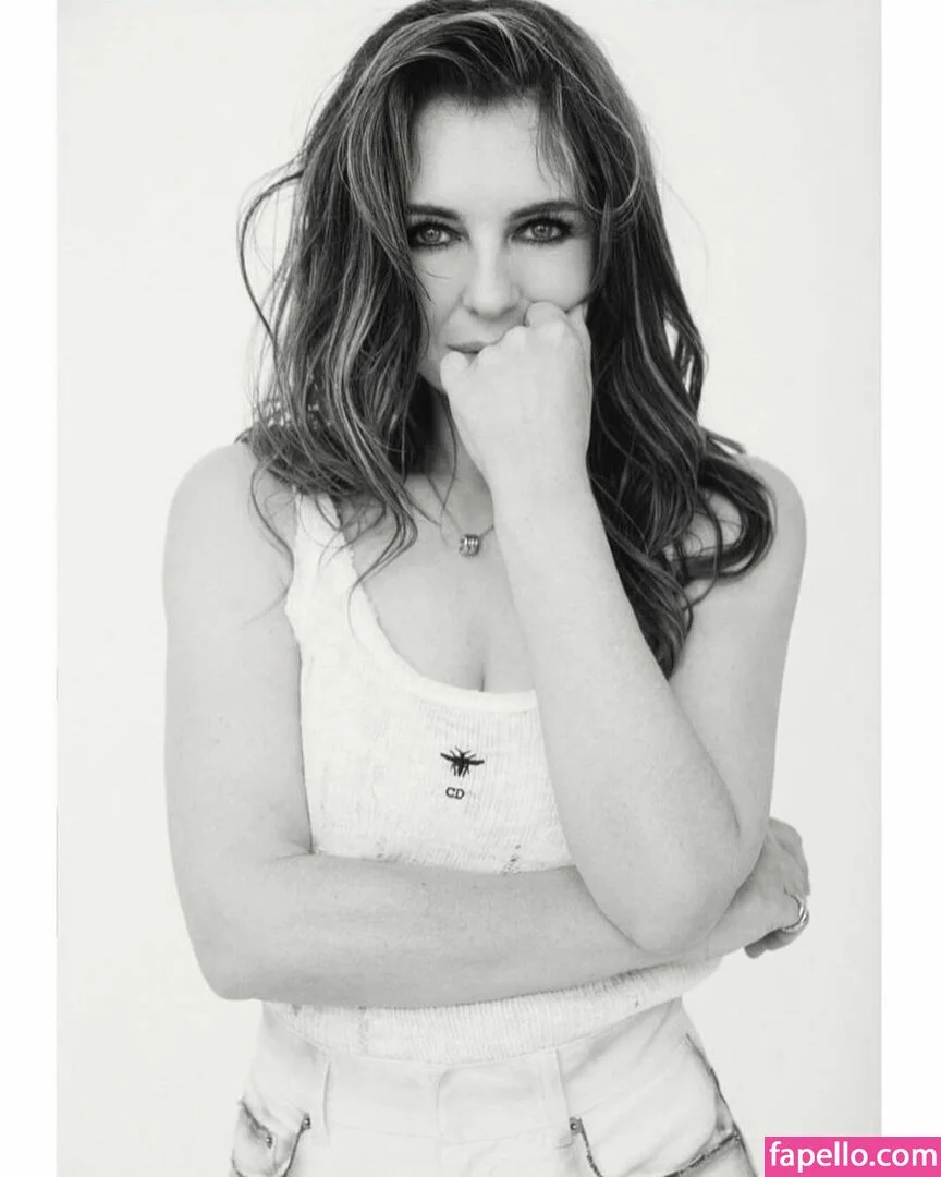 Elizabeth Hurley Onlyfans Photo Gallery 