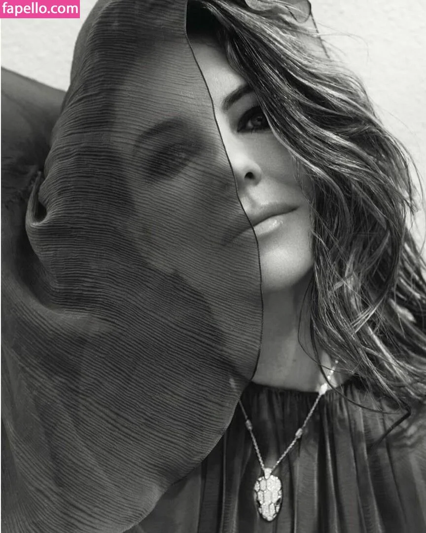 Elizabeth Hurley Onlyfans Photo Gallery 