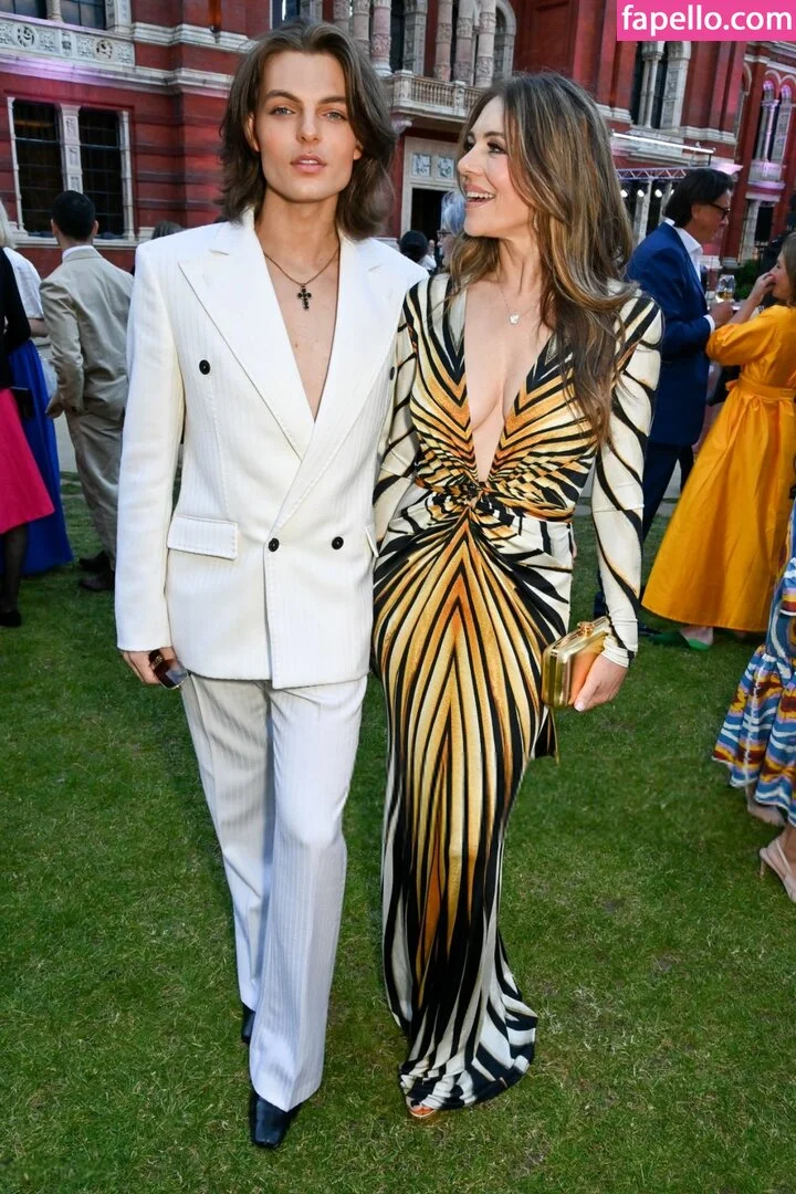 Elizabeth Hurley Onlyfans Photo Gallery 