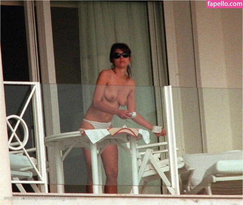 Elizabeth Hurley Onlyfans Photo Gallery 