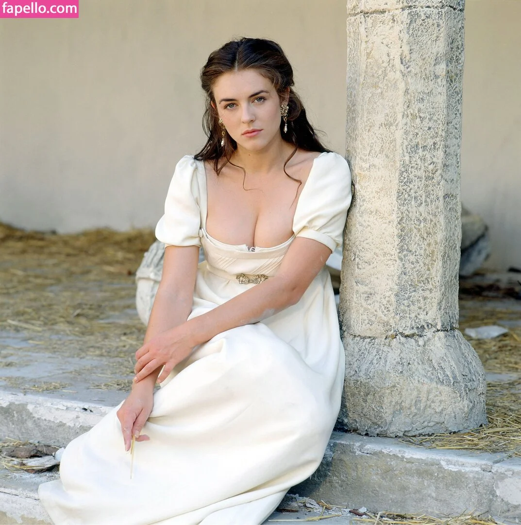Elizabeth Hurley Onlyfans Photo Gallery 