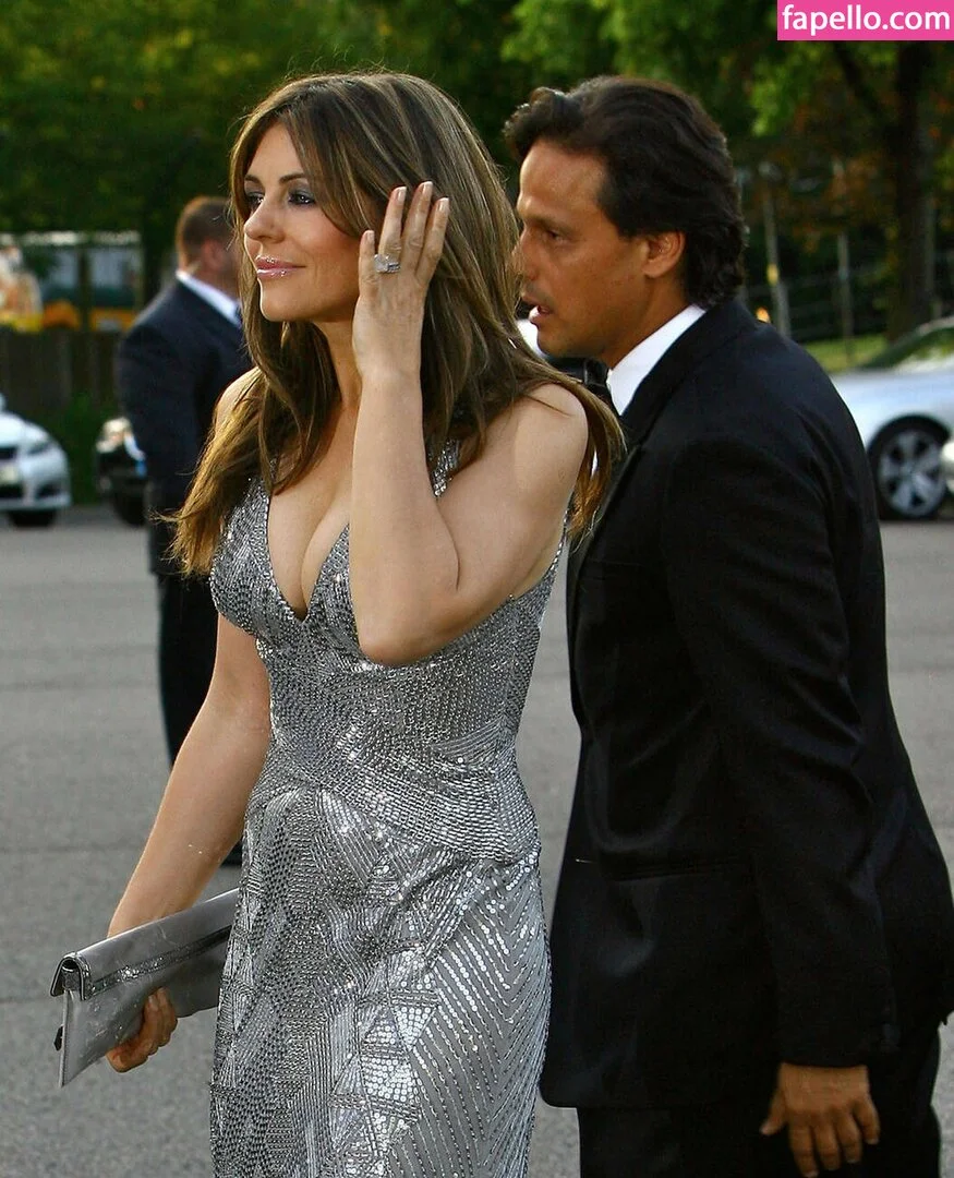 Elizabeth Hurley Onlyfans Photo Gallery 