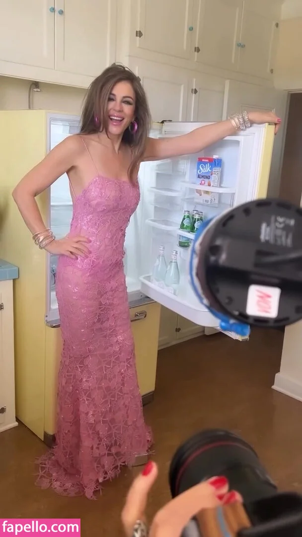 Elizabeth Hurley Onlyfans Photo Gallery 