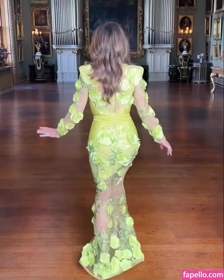 Elizabeth Hurley Onlyfans Photo Gallery 