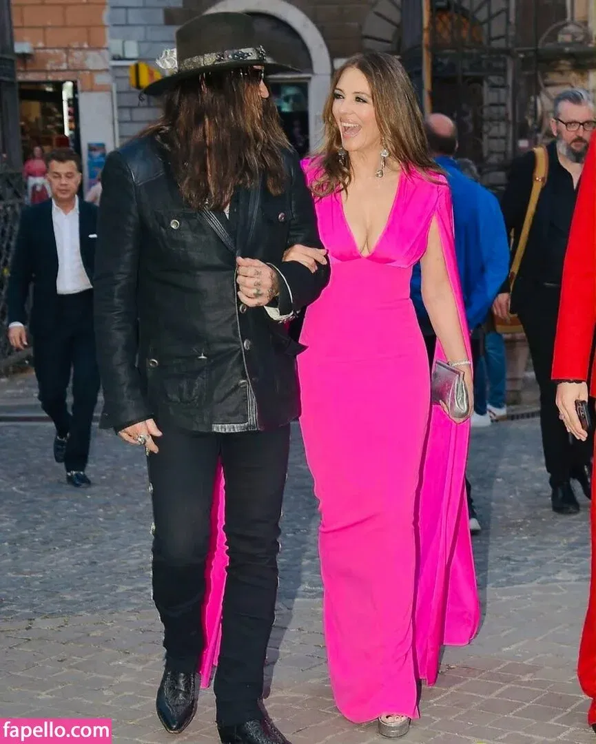 Elizabeth Hurley Onlyfans Photo Gallery 