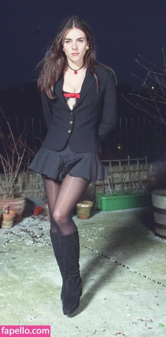 Elizabeth Hurley Onlyfans Photo Gallery 