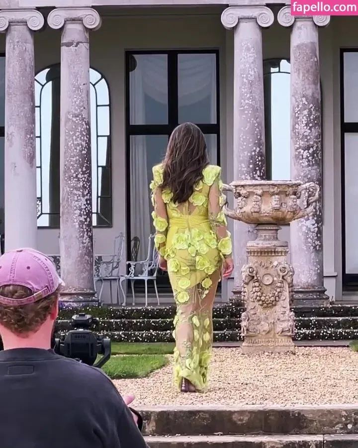 Elizabeth Hurley Onlyfans Photo Gallery 