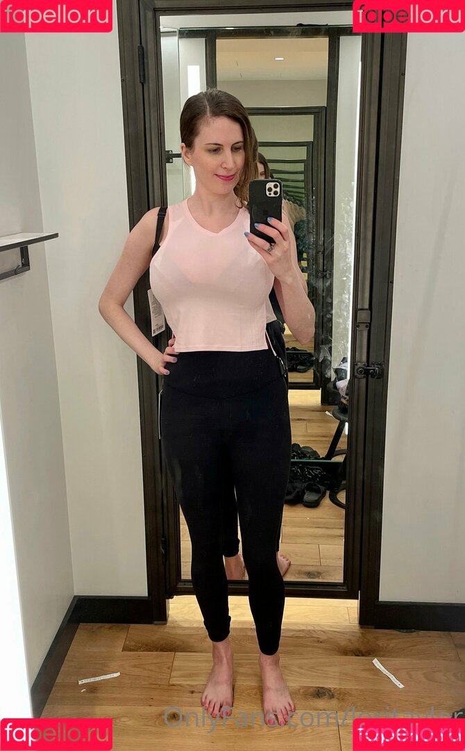 loritaylor Onlyfans Photo Gallery 
