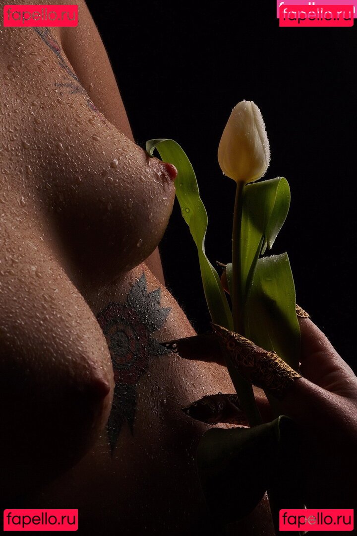 Clementine Poulain Nude Onlyfans Photo 32