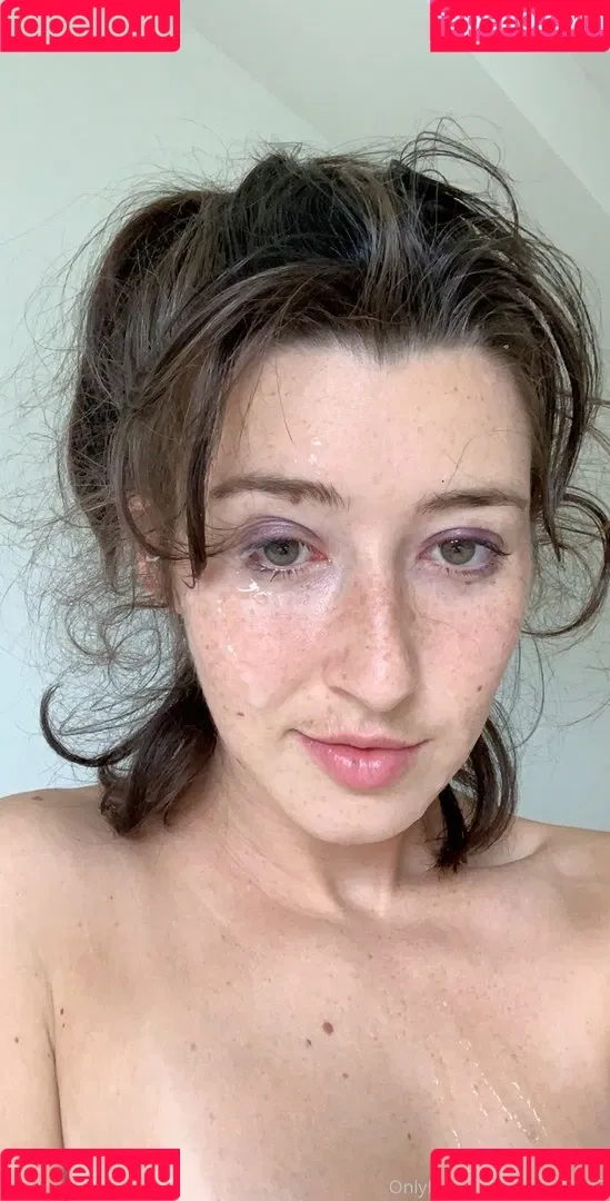 Anne Frank Onlyfans Photo Gallery 