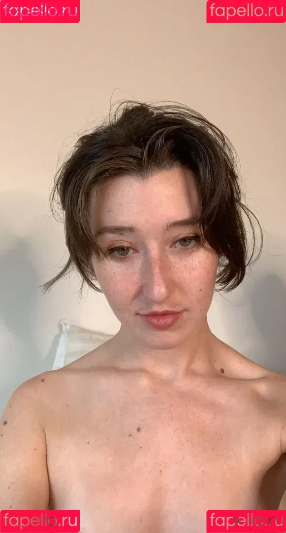 Anne Frank Onlyfans Photo Gallery 