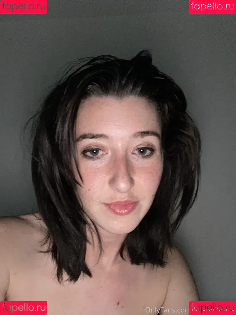 Anne Frank Onlyfans Photo Gallery 