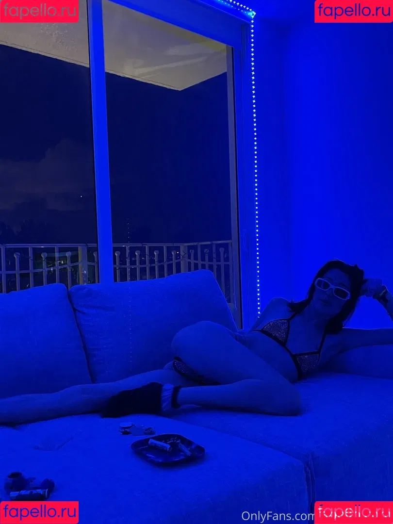 Anne Frank Onlyfans Photo Gallery 