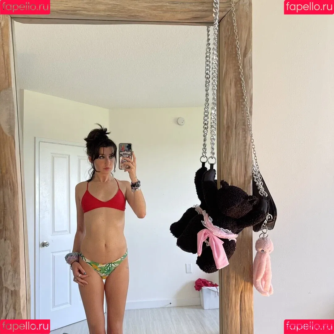 Anne Frank Onlyfans Photo Gallery 