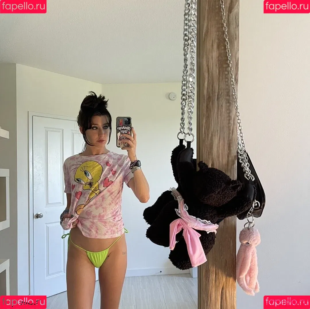 Anne Frank Onlyfans Photo Gallery 