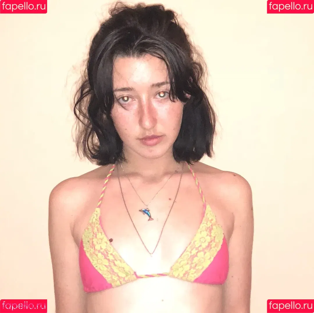 Anne Frank Onlyfans Photo Gallery 