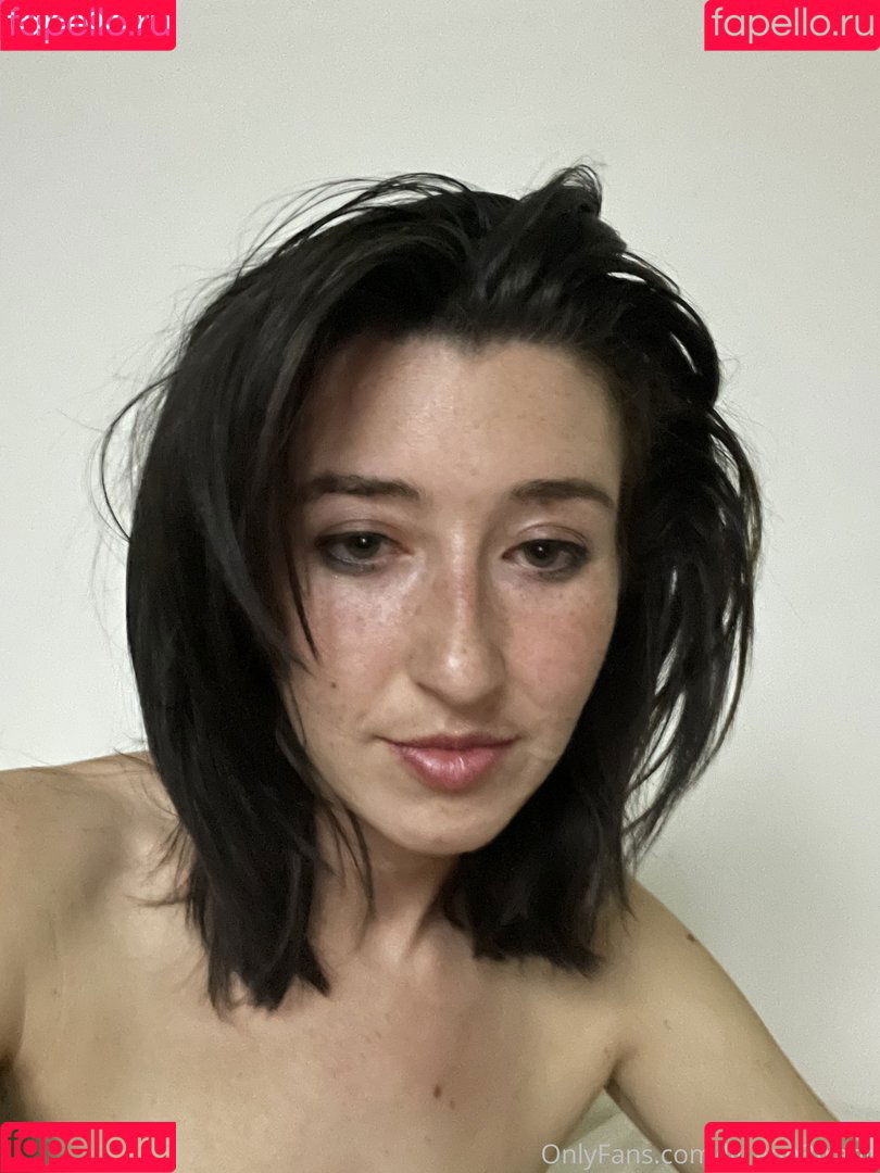 Anne Frank Onlyfans Photo Gallery 