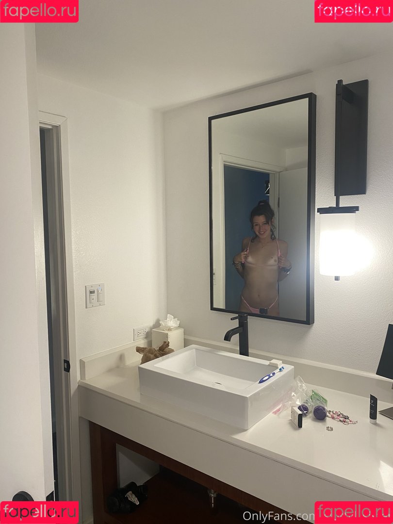 Anne Frank Onlyfans Photo Gallery 