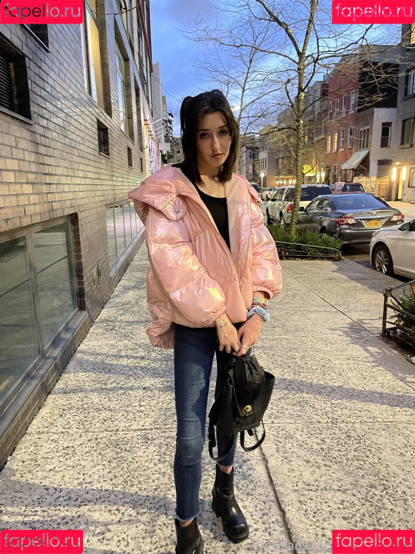 Anne Frank Onlyfans Photo Gallery 