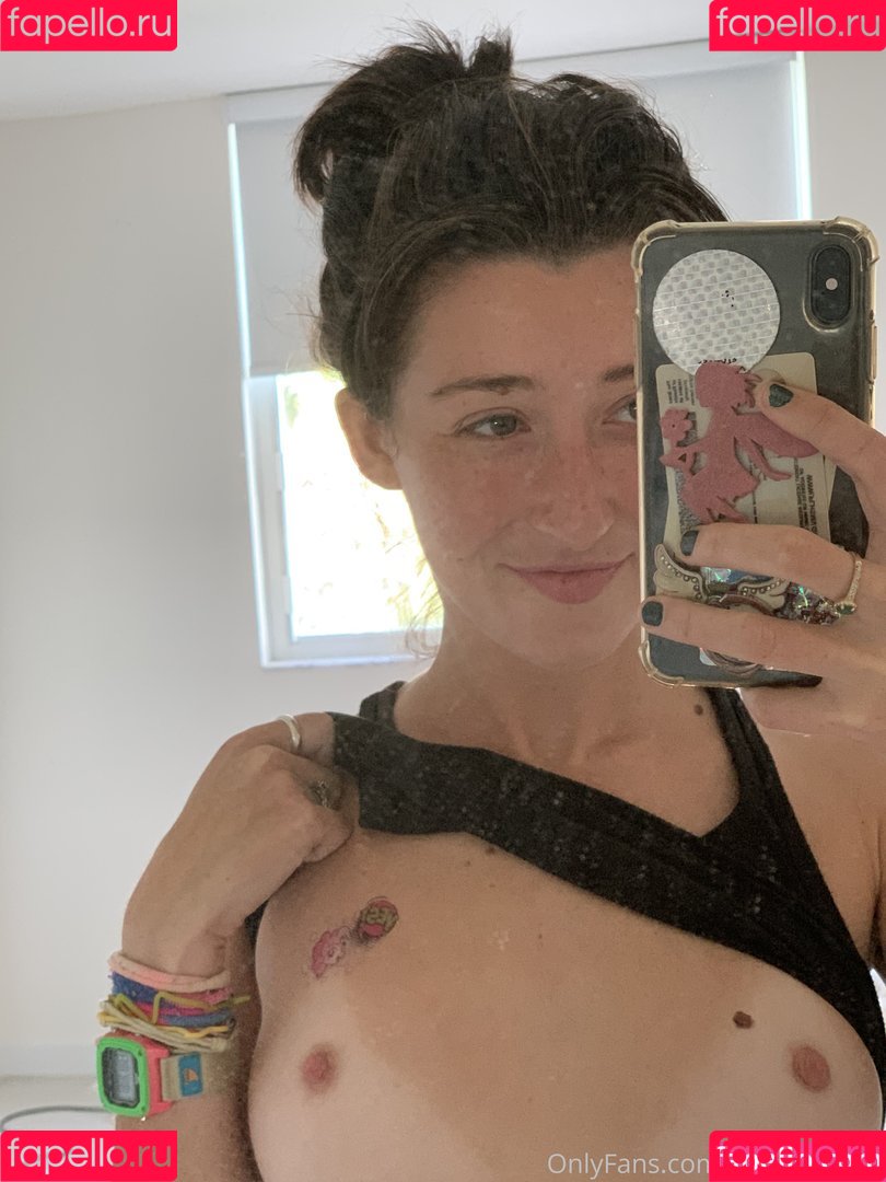 Anne Frank Onlyfans Photo Gallery 