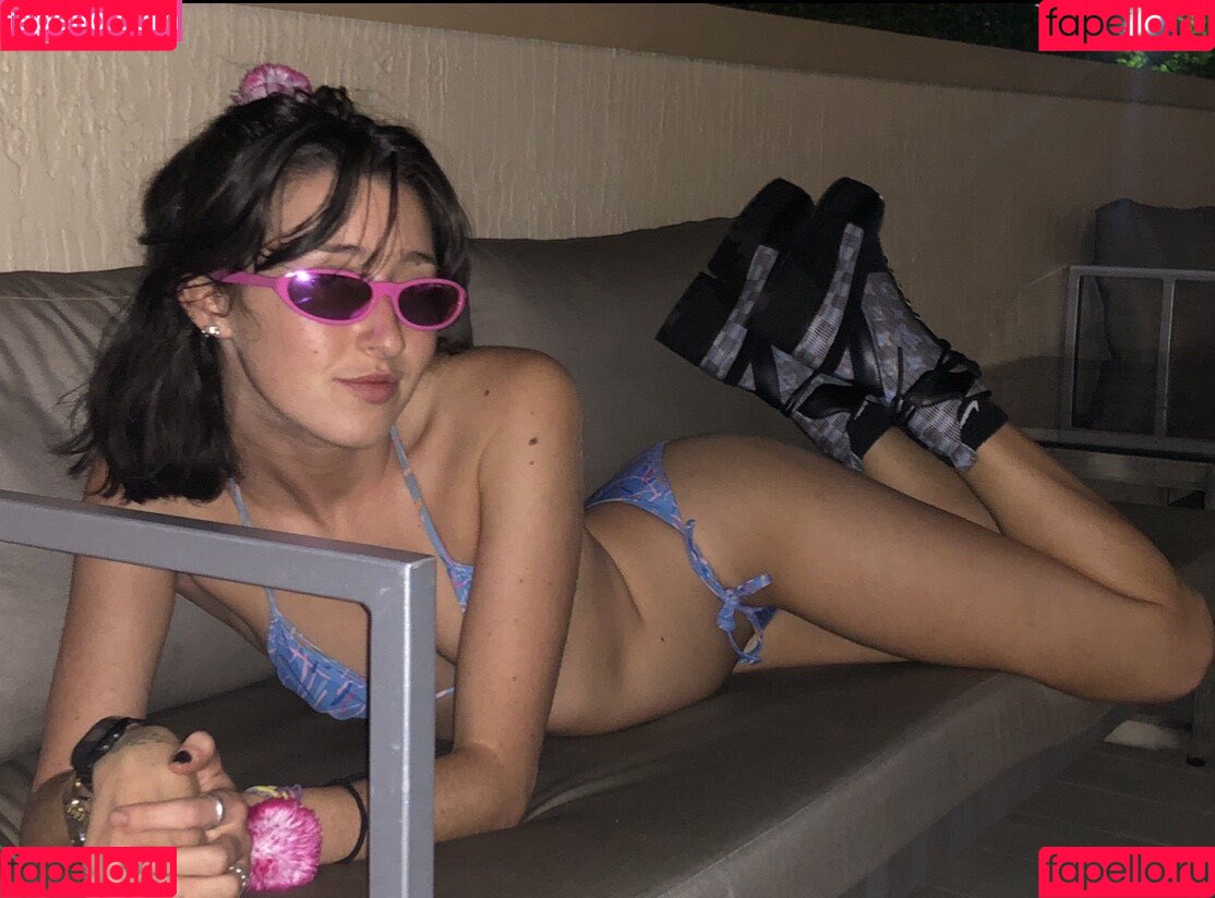 Anne Frank Onlyfans Photo Gallery 