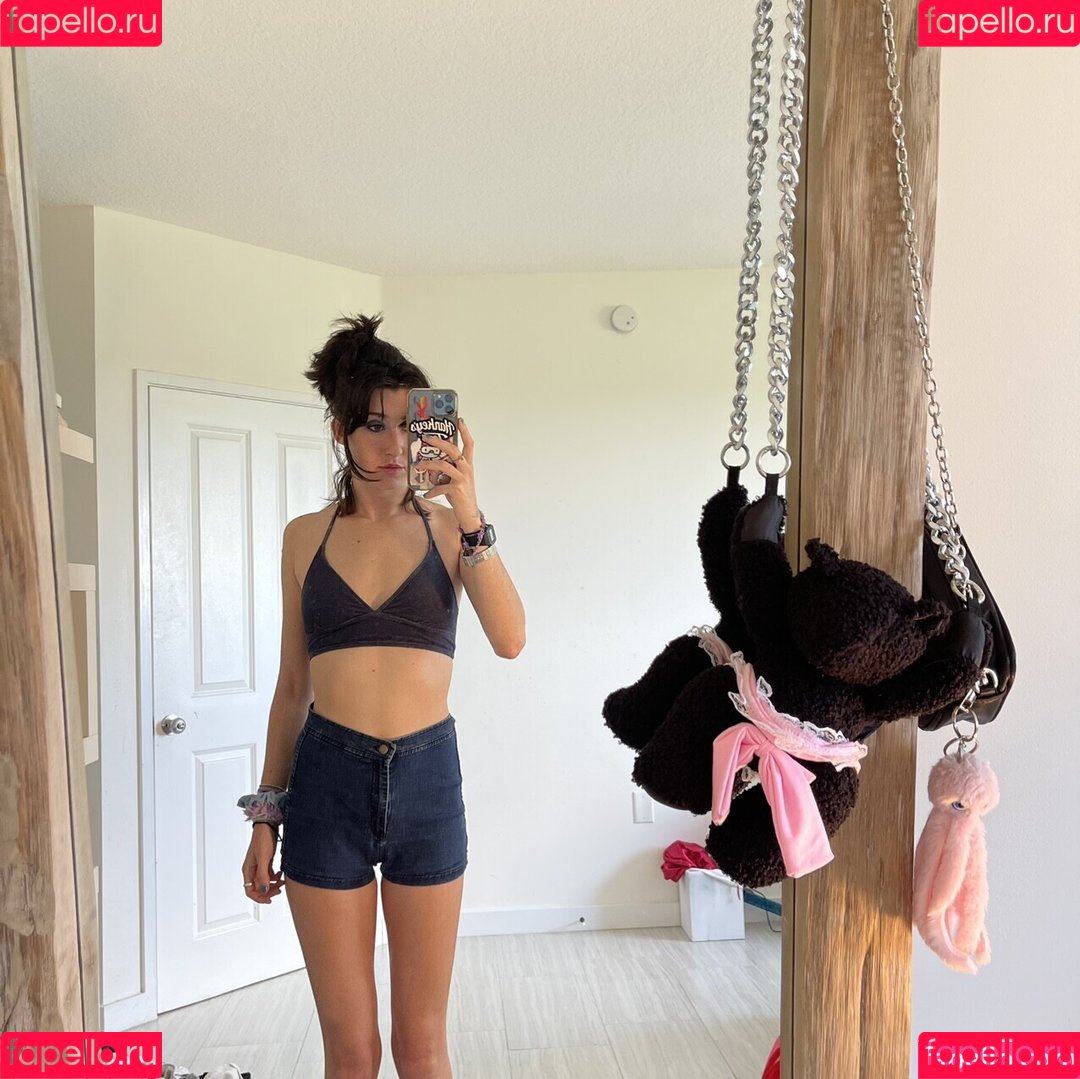 Anne Frank Onlyfans Photo Gallery 