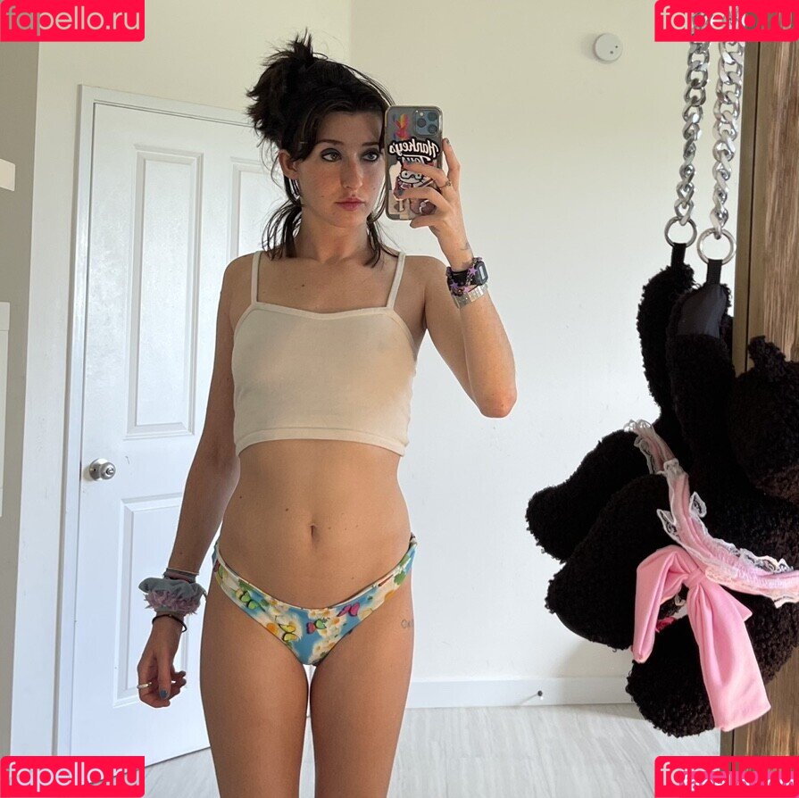 Anne Frank Onlyfans Photo Gallery 