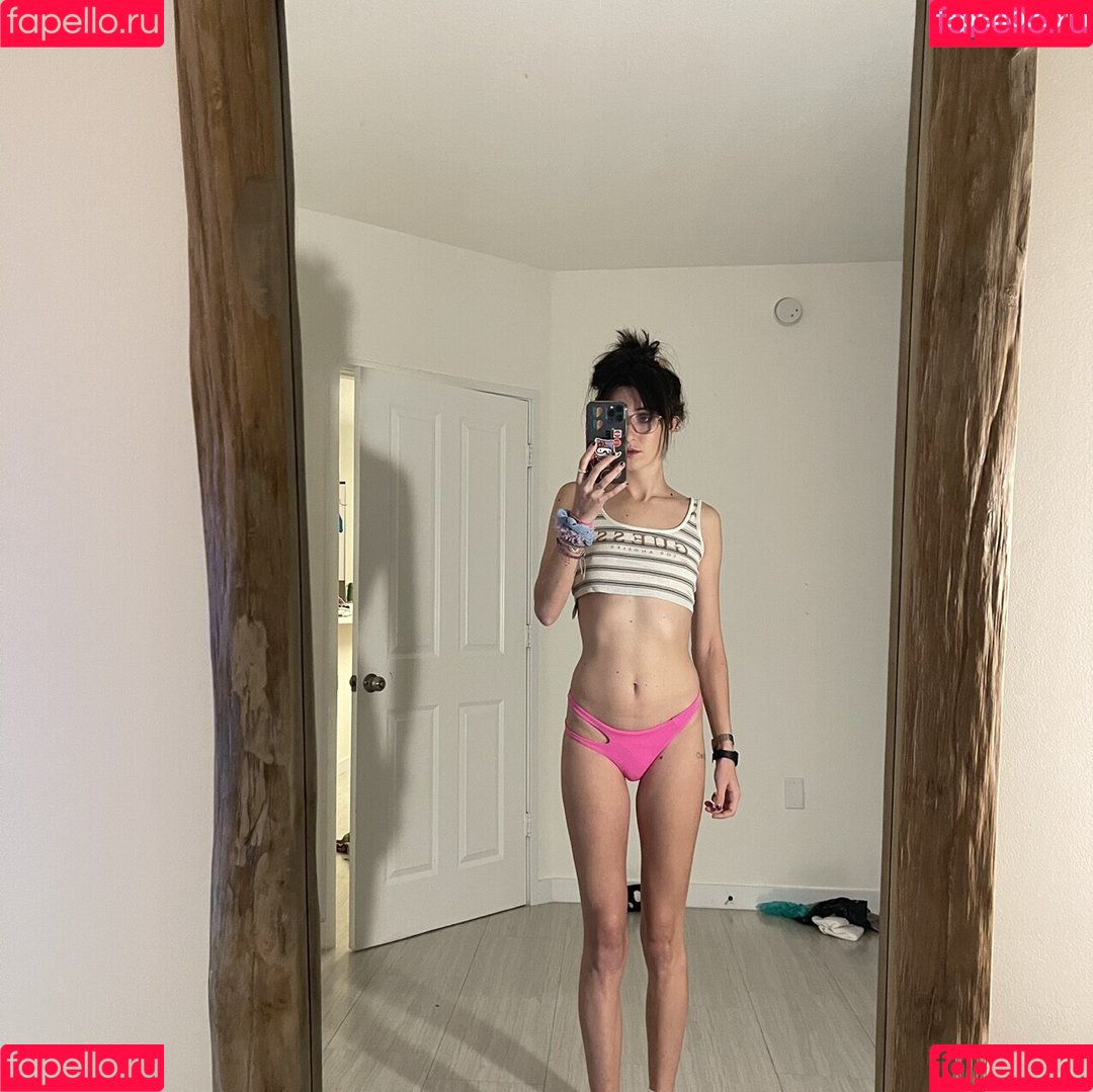 Anne Frank Onlyfans Photo Gallery 