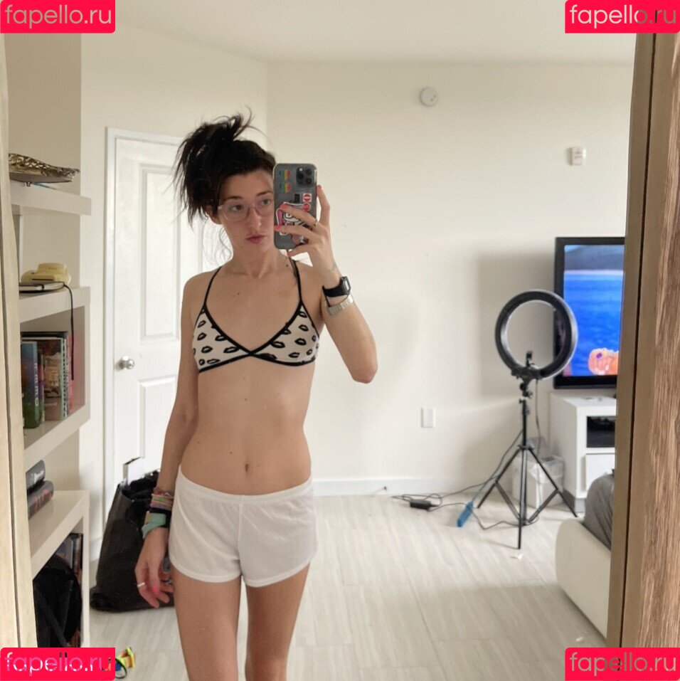 Anne Frank Onlyfans Photo Gallery 