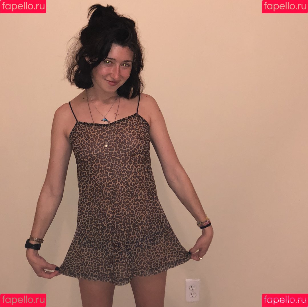Anne Frank Onlyfans Photo Gallery 