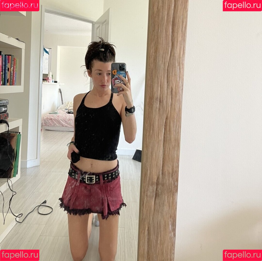 Anne Frank Onlyfans Photo Gallery 