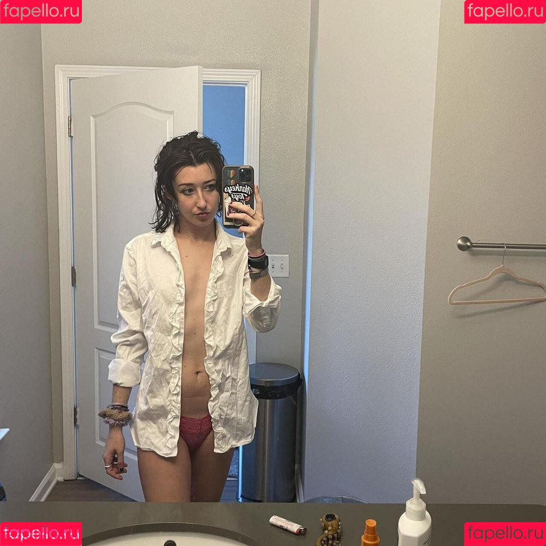 Anne Frank Onlyfans Photo Gallery 