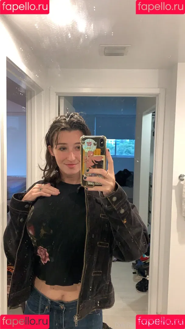 Anne Frank Onlyfans Photo Gallery 