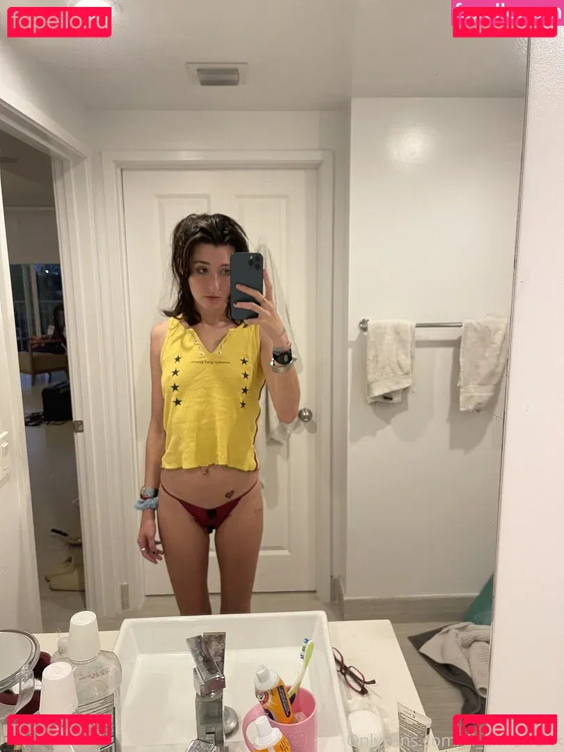 Anne Frank Onlyfans Photo Gallery 